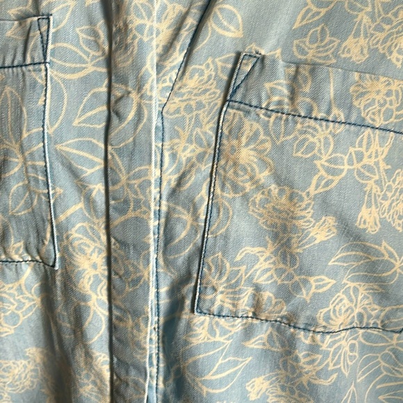 Velvet Heart Chambray Floral Print Button Down Tie Front Roll Cuff Shirt - Picture 9 of 10